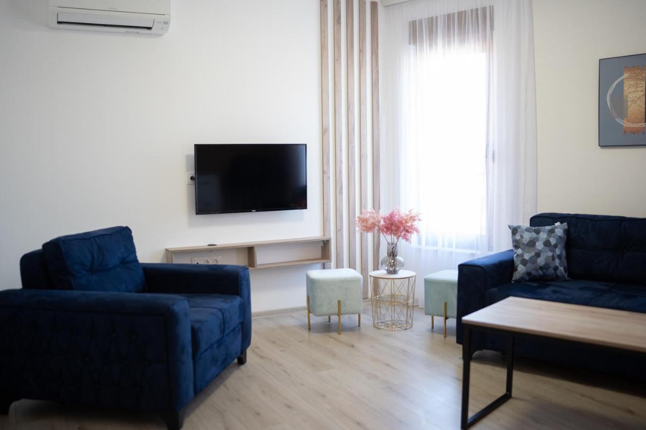 Apartments And Rooms Smile Mostar Esterno foto