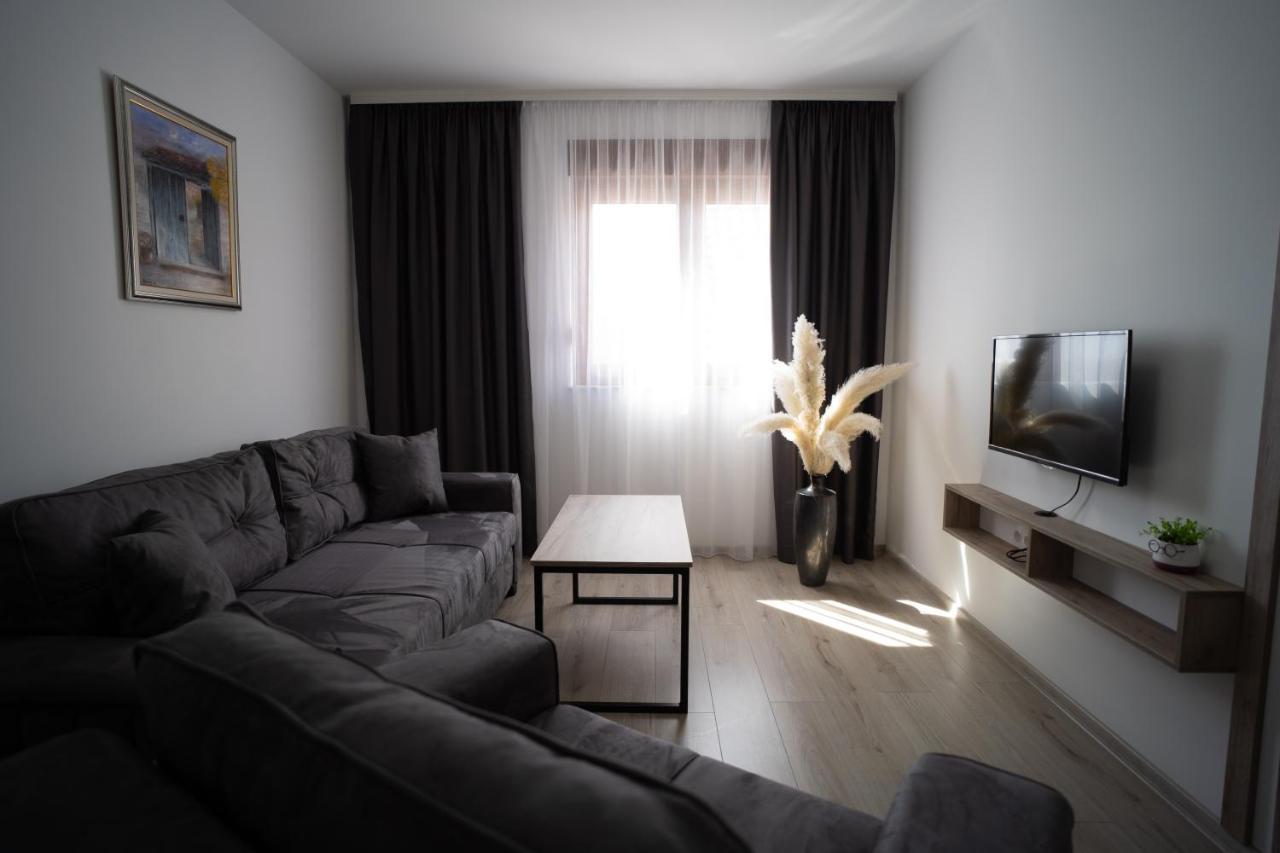 Apartments And Rooms Smile Mostar Esterno foto