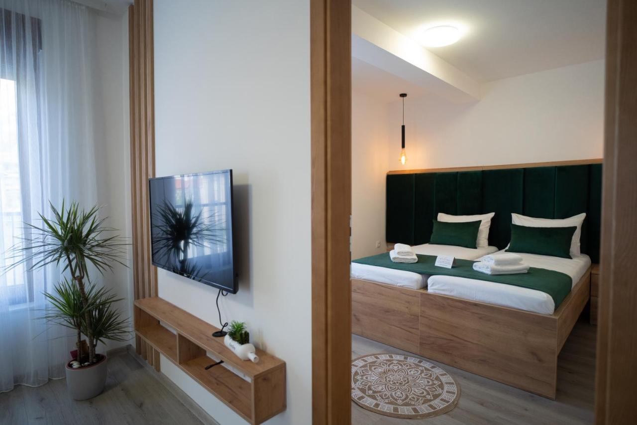Apartments And Rooms Smile Mostar Esterno foto